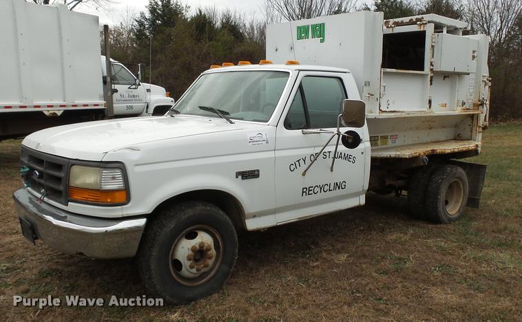 image for item K1009 1995 Ford F350 refuse truck