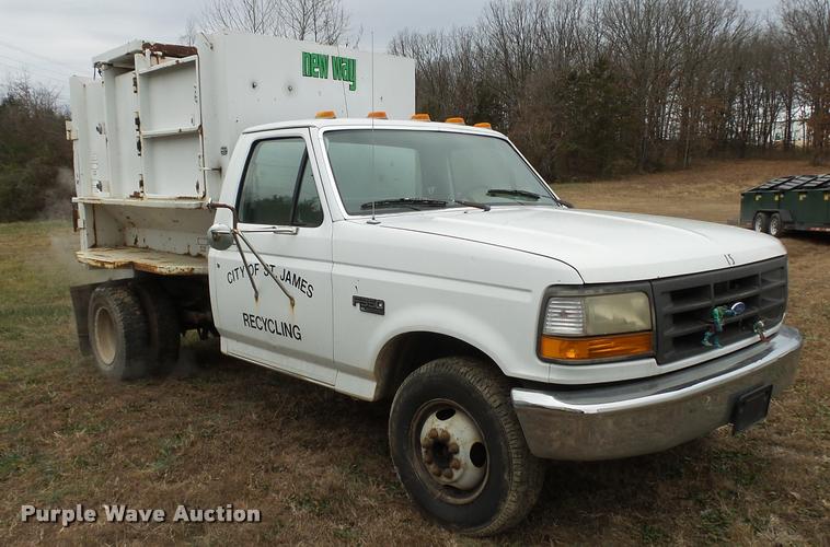 image for item K1009 1995 Ford F350 refuse truck
