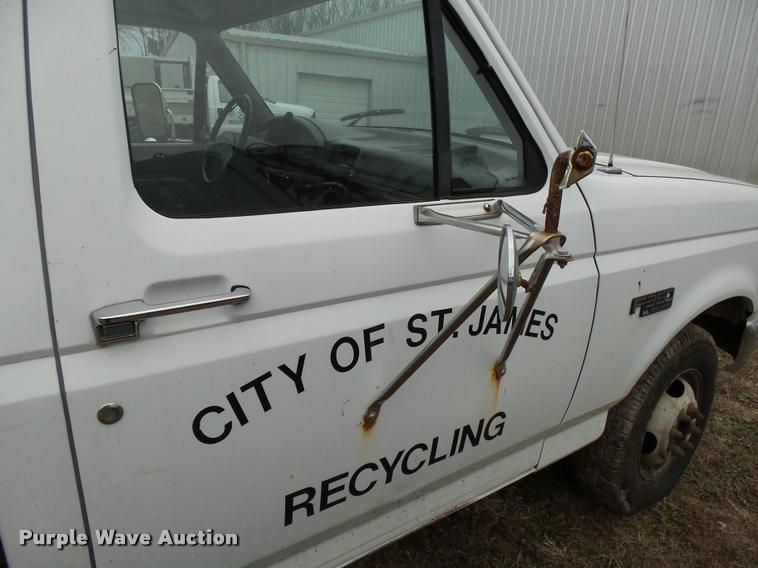 image for item K1009 1995 Ford F350 refuse truck
