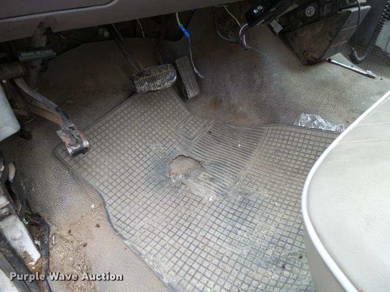 image for item K1009 1995 Ford F350 refuse truck