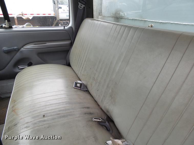 image for item K1009 1995 Ford F350 refuse truck