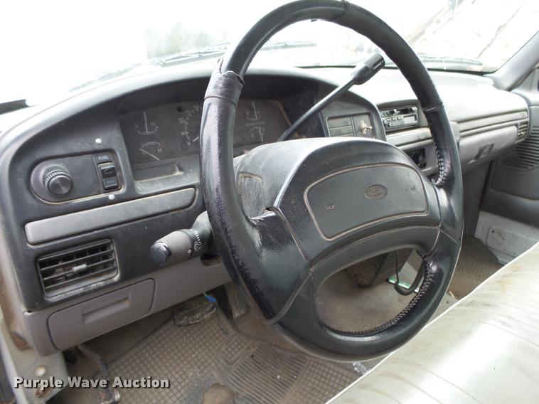 image for item K1009 1995 Ford F350 refuse truck