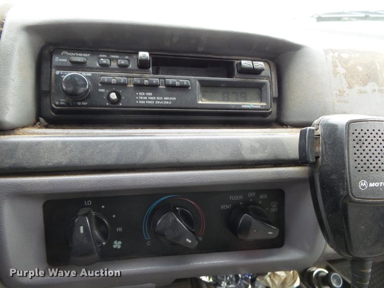 image for item K1009 1995 Ford F350 refuse truck