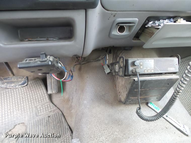 image for item K1009 1995 Ford F350 refuse truck