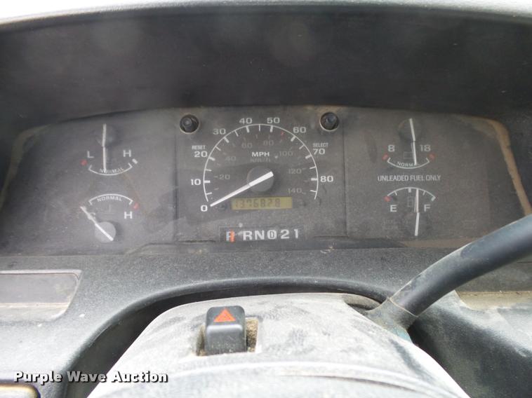 image for item K1009 1995 Ford F350 refuse truck