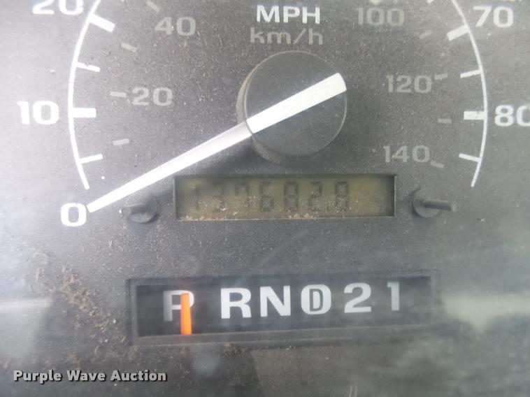 image for item K1009 1995 Ford F350 refuse truck