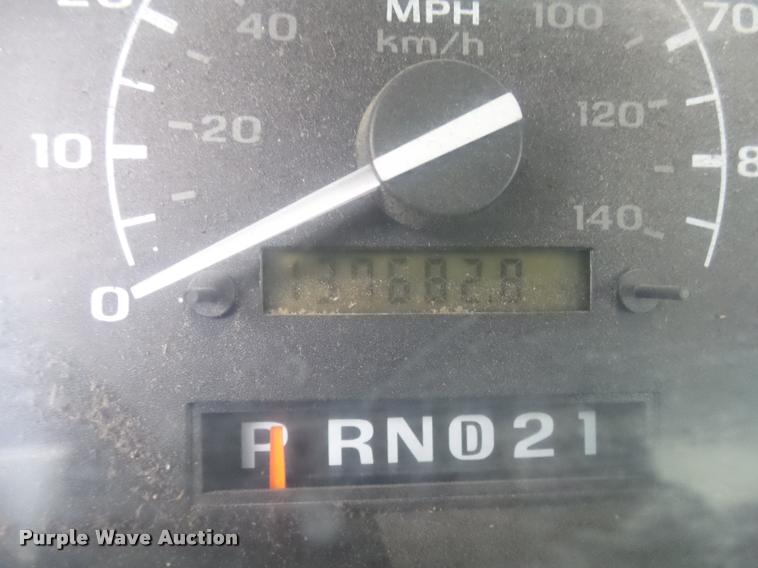 image for item K1009 1995 Ford F350 refuse truck