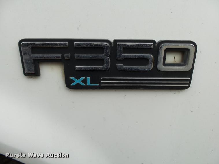 image for item K1009 1995 Ford F350 refuse truck