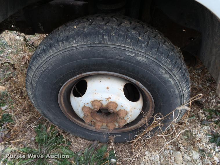 image for item K1009 1995 Ford F350 refuse truck