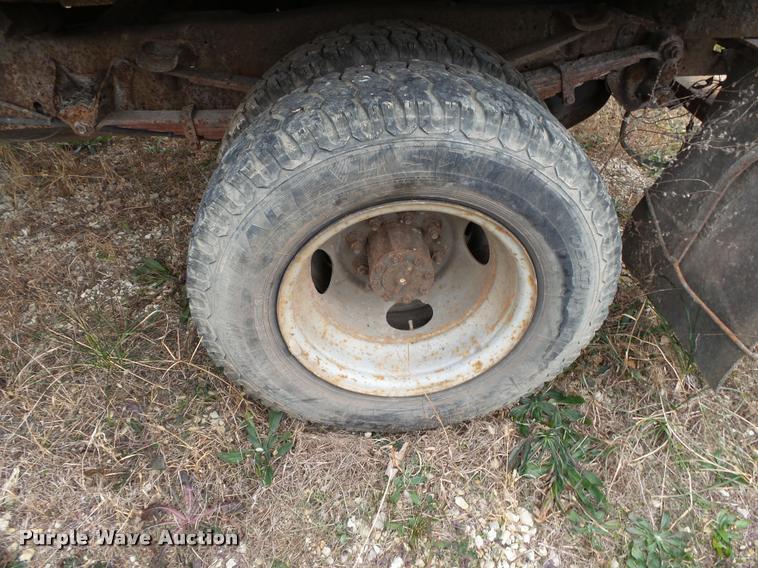 image for item K1009 1995 Ford F350 refuse truck