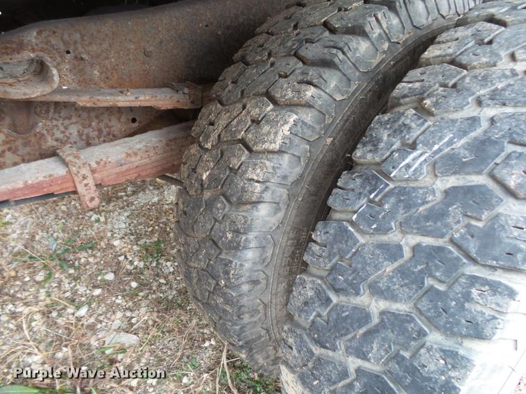 image for item K1009 1995 Ford F350 refuse truck