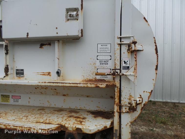 image for item K1009 1995 Ford F350 refuse truck