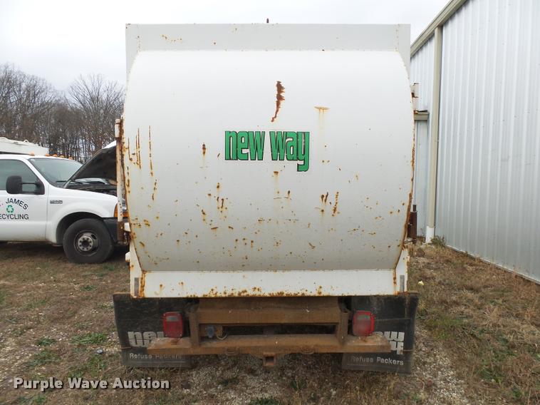 image for item K1009 1995 Ford F350 refuse truck