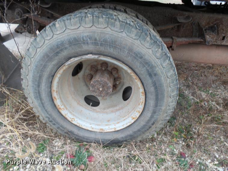 image for item K1009 1995 Ford F350 refuse truck