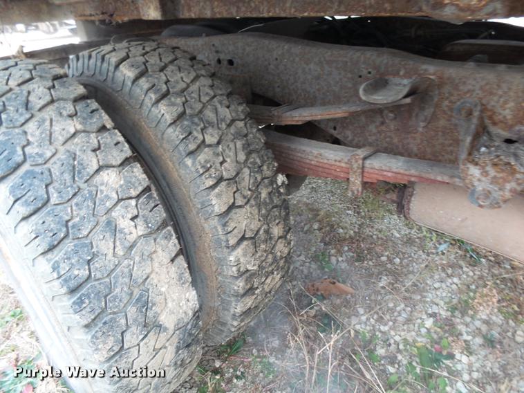 image for item K1009 1995 Ford F350 refuse truck