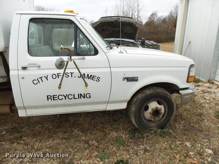 image for item K1009 1995 Ford F350 refuse truck