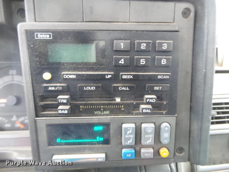 image for item K1010 2002 GMC C8500 refuse truck