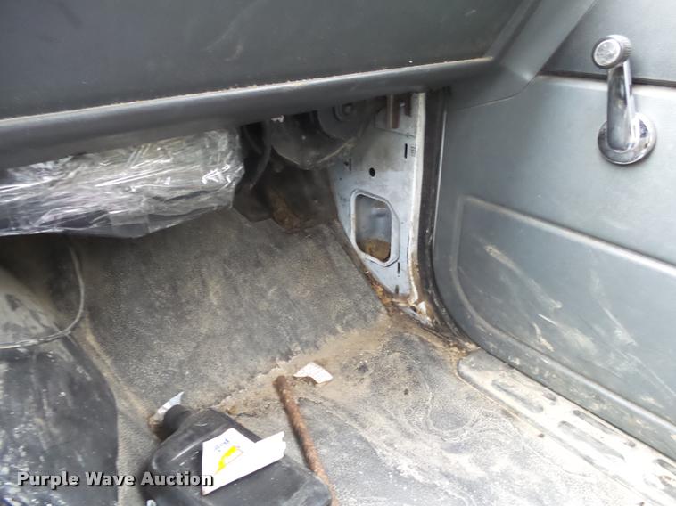 image for item K1010 2002 GMC C8500 refuse truck