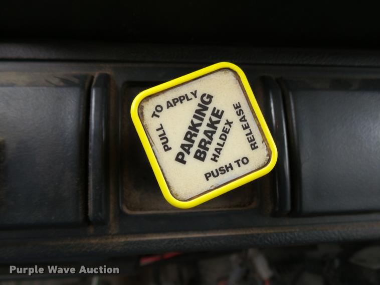 image for item K1010 2002 GMC C8500 refuse truck