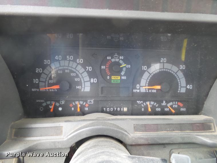 image for item K1010 2002 GMC C8500 refuse truck