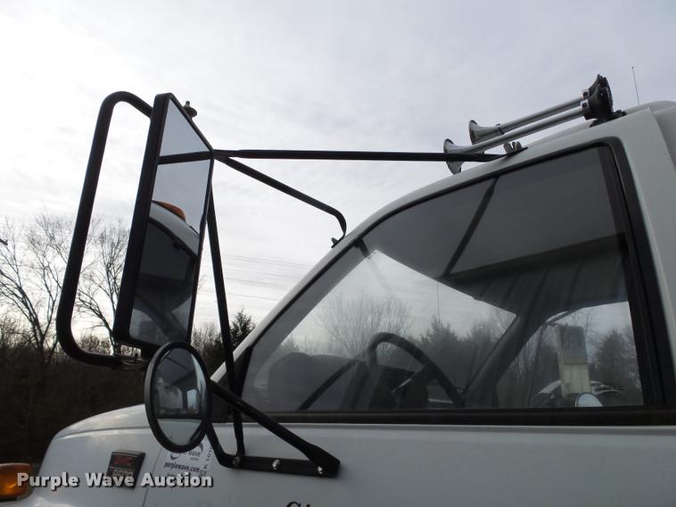 image for item K1010 2002 GMC C8500 refuse truck