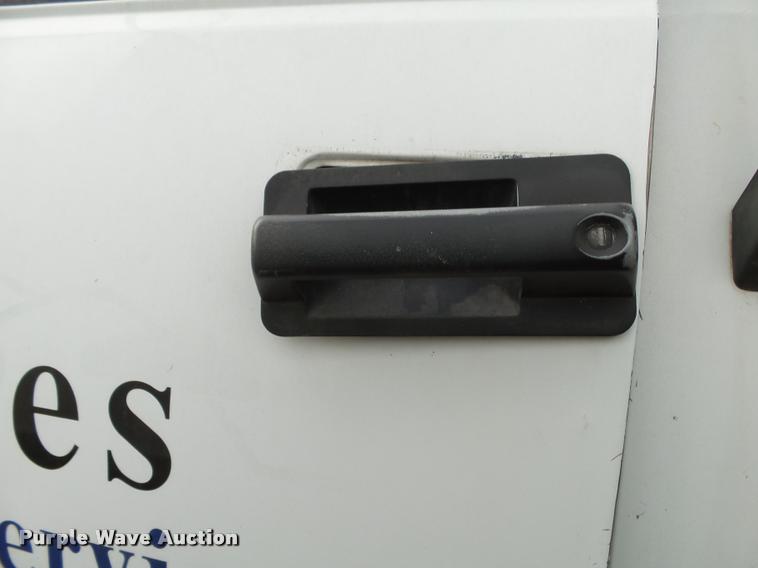 image for item K1010 2002 GMC C8500 refuse truck