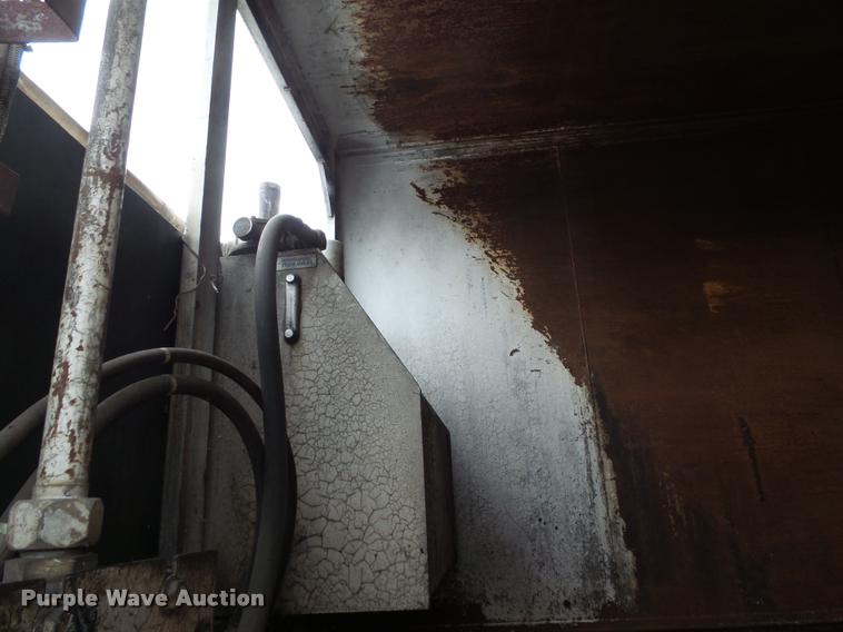 image for item K1010 2002 GMC C8500 refuse truck