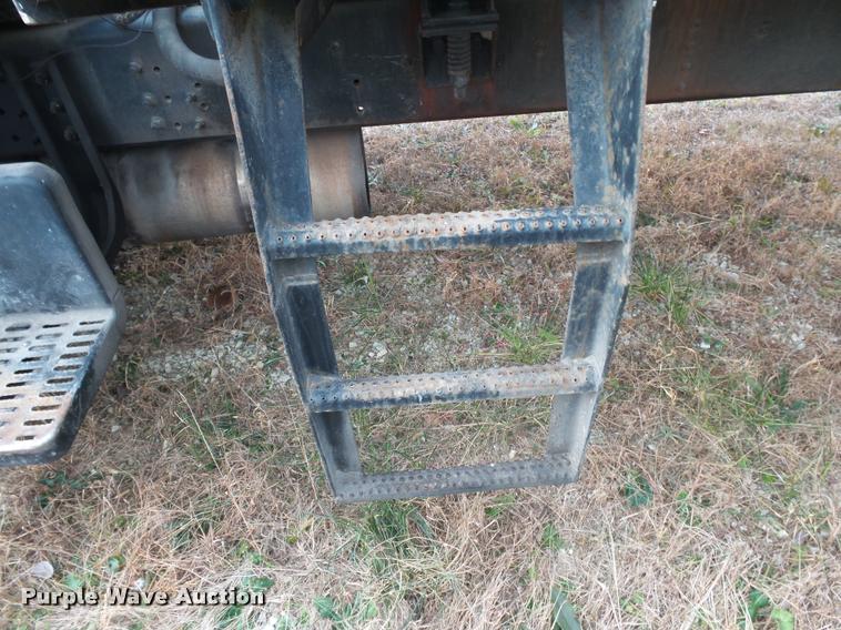 image for item K1010 2002 GMC C8500 refuse truck