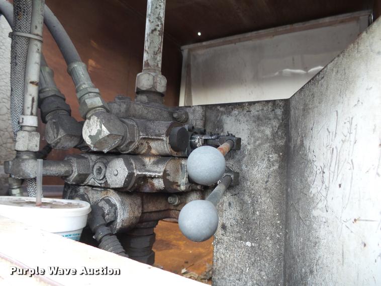 image for item K1010 2002 GMC C8500 refuse truck