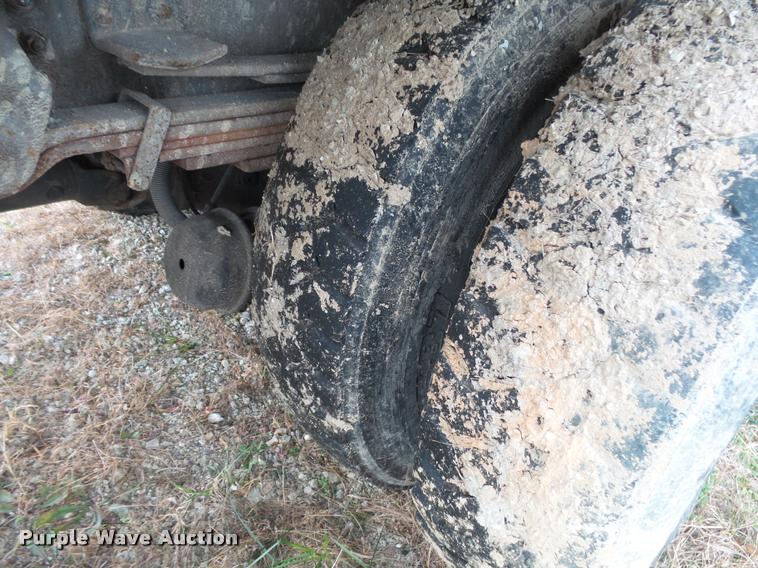 image for item K1010 2002 GMC C8500 refuse truck