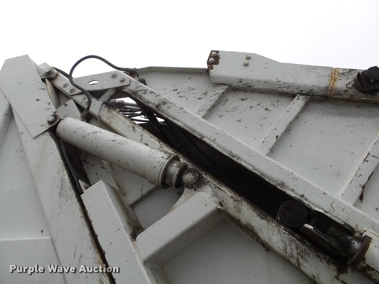 image for item K1010 2002 GMC C8500 refuse truck