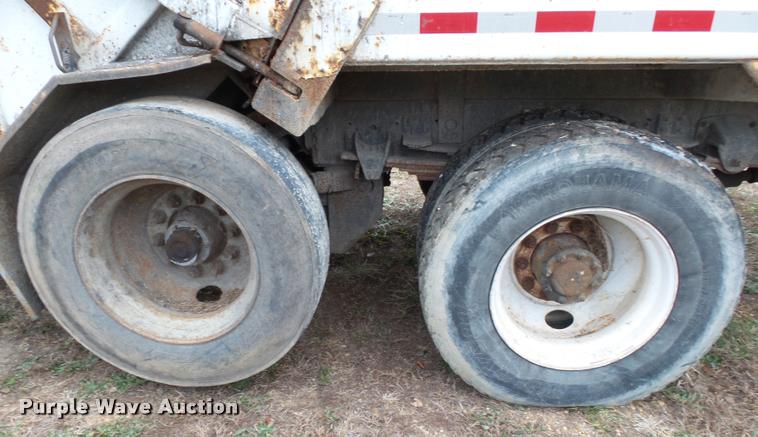 image for item K1010 2002 GMC C8500 refuse truck