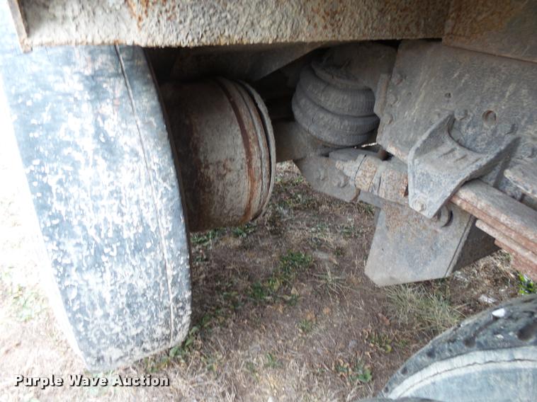 image for item K1010 2002 GMC C8500 refuse truck