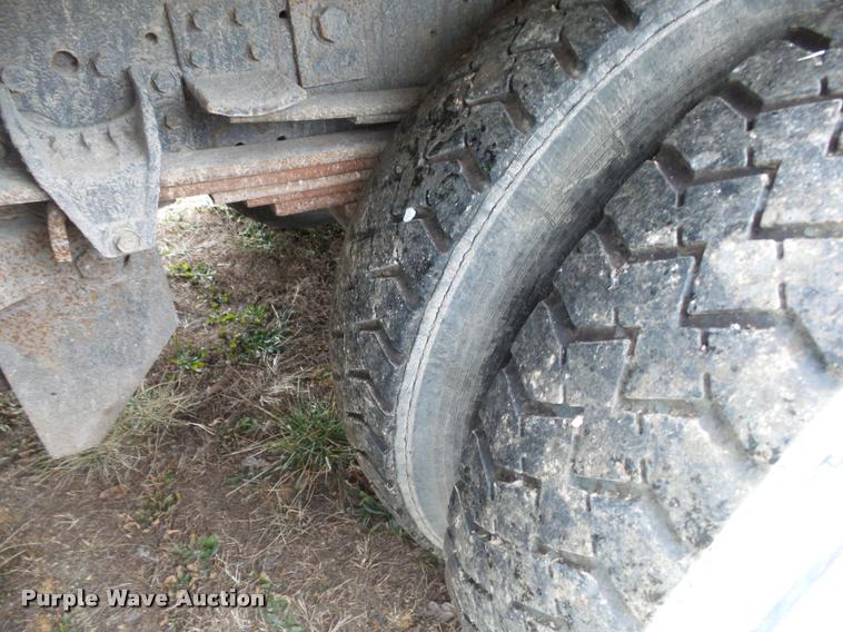 image for item K1010 2002 GMC C8500 refuse truck