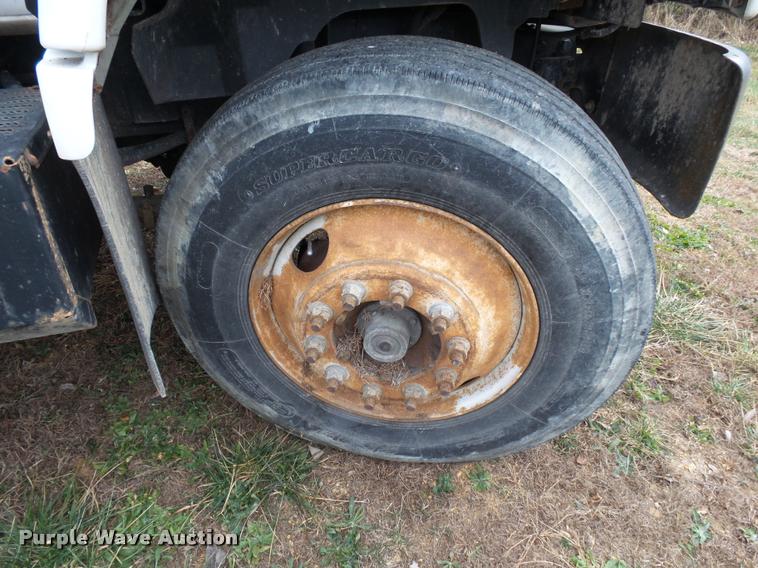 image for item K1010 2002 GMC C8500 refuse truck