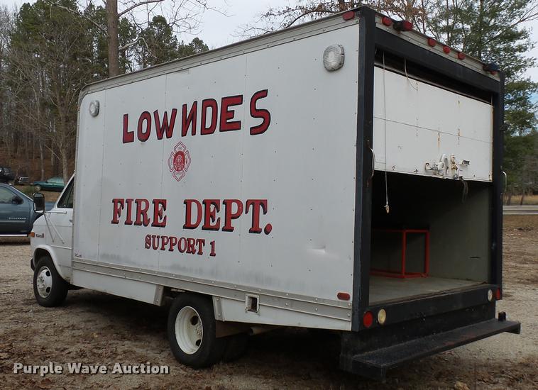 image for item K3413 1988 GMC Vandura G3500 box truck