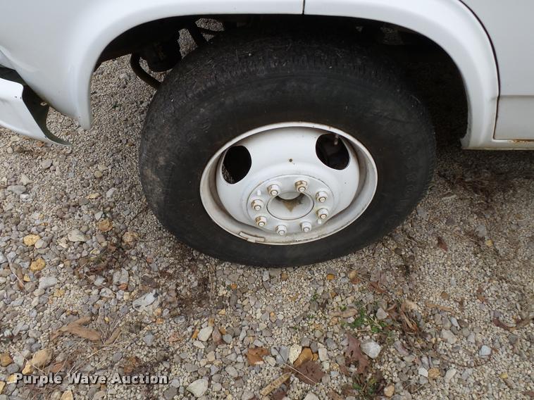 image for item K3413 1988 GMC Vandura G3500 box truck