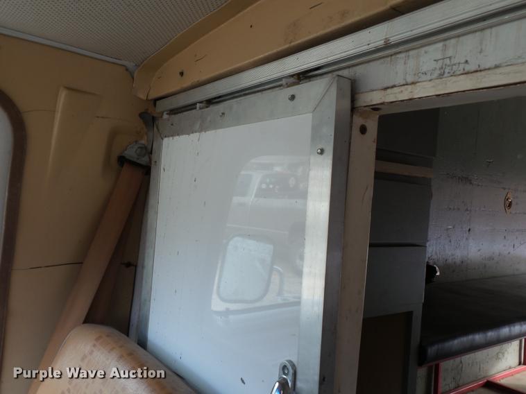 image for item K3413 1988 GMC Vandura G3500 box truck