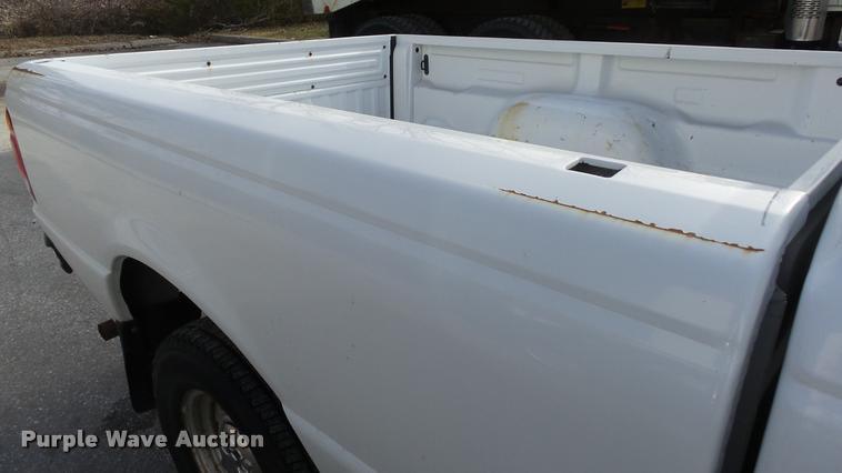 image for item K8039 1998 Ford Ranger pickup truck