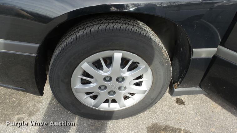 image for item K8040 2005 Chevrolet Impala