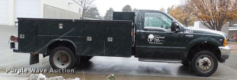 image for item K8064 2001 Ford F550 Super Duty XL utility truck