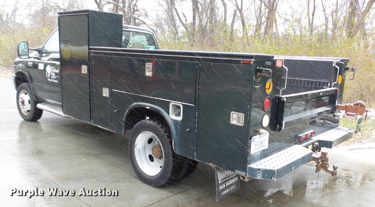 image for item K8064 2001 Ford F550 Super Duty XL utility truck