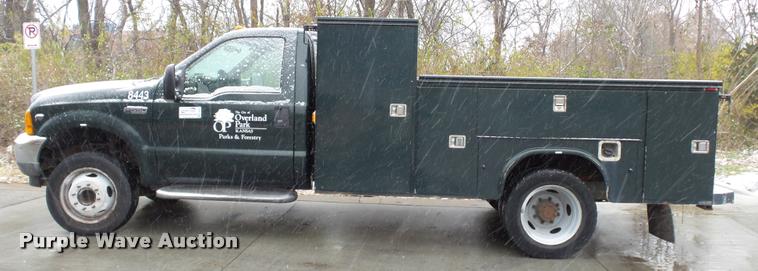 image for item K8064 2001 Ford F550 Super Duty XL utility truck