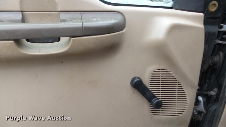 image for item K8064 2001 Ford F550 Super Duty XL utility truck