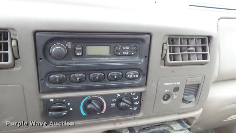 image for item K8064 2001 Ford F550 Super Duty XL utility truck