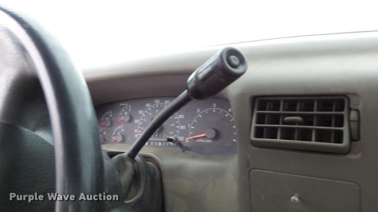 image for item K8064 2001 Ford F550 Super Duty XL utility truck