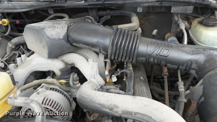 image for item K8064 2001 Ford F550 Super Duty XL utility truck