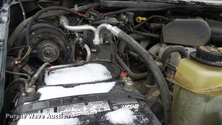 image for item K8064 2001 Ford F550 Super Duty XL utility truck