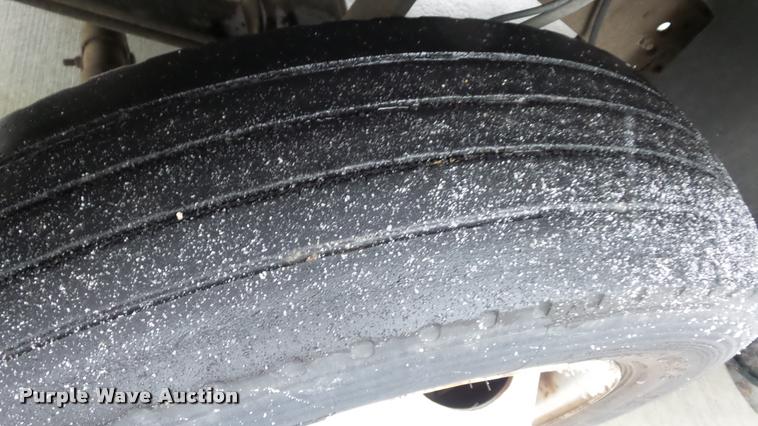 image for item K8064 2001 Ford F550 Super Duty XL utility truck