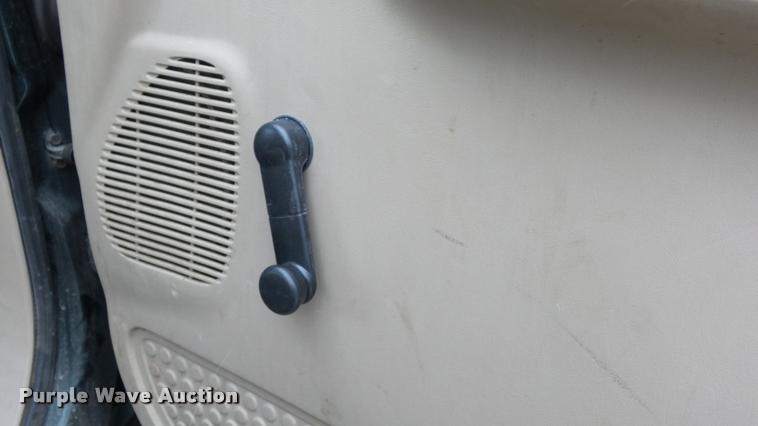 image for item K8064 2001 Ford F550 Super Duty XL utility truck